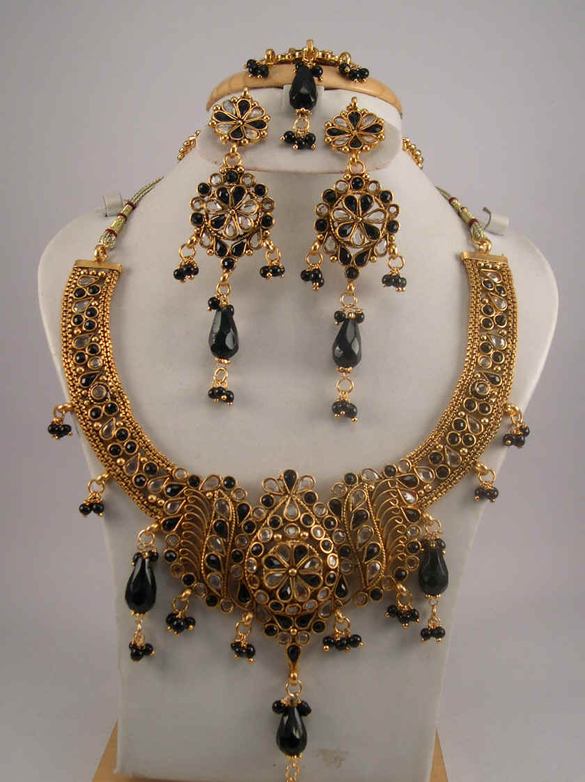 Antique Jewelry Necklace Sets